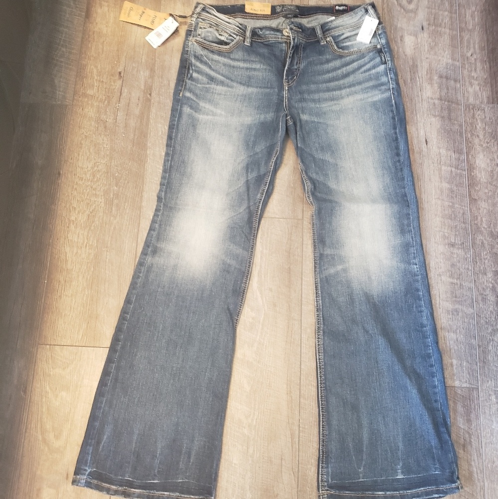 NWT Silver Akio Jeans